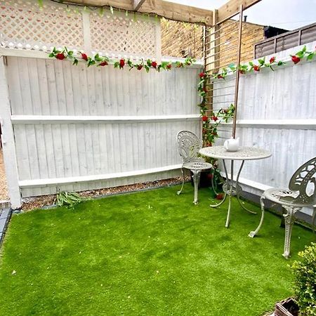 Modern And Cosy Studio Flat Londra Dış mekan fotoğraf