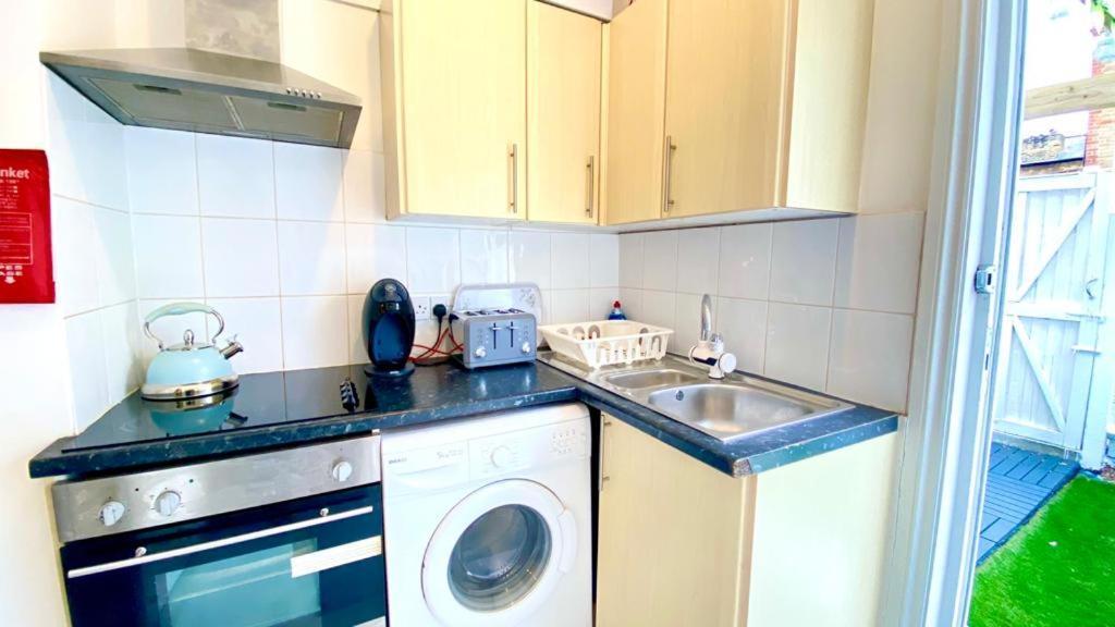 Modern And Cosy Studio Flat Londra Dış mekan fotoğraf